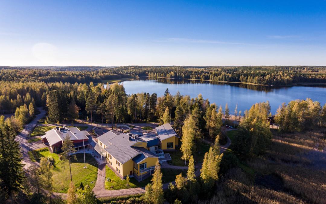 Päijät-Hämeen rauhanturvaajat kutsuvat kaikkia kriha-veteraaneja joulusaunaan ja vertaistukitilaisuuteen 9.12. klo 17.30 Luomaniemen leirikeskukseen Nastolaan