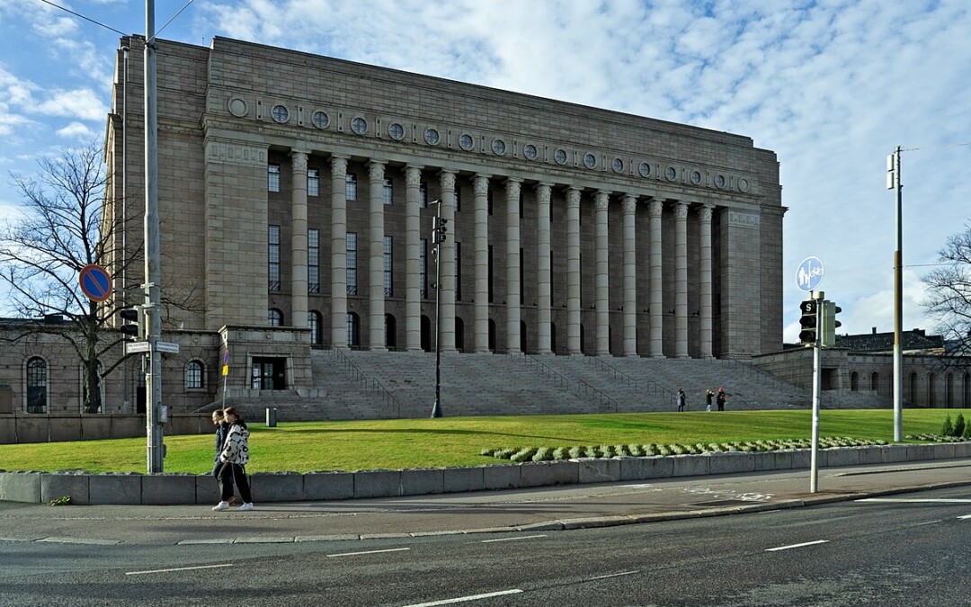 Päijät-Hämeen Rauhanturvaajien retki eduskuntaan 11. 10.2023
