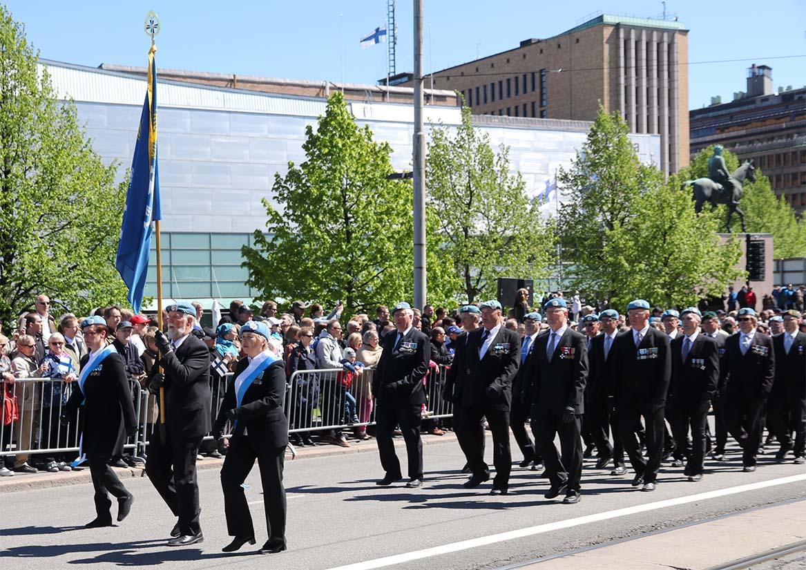 Puolustusvoimain lippujuhlapäivän paraati